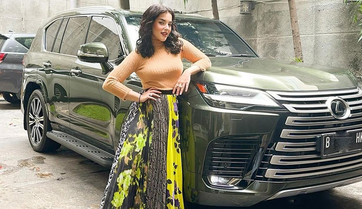 Mengapa perceraian Tasya Farasya bicara tentang kerapuhan hidup kita di media sosial? Temukan jawabannya di sini!